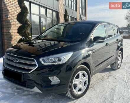 Черный Форд Куга, объемом двигателя 1.5 л и пробегом 83 тыс. км за 16999 $, фото 1 на Automoto.ua