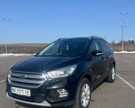 Черный Форд Куга, объемом двигателя 2 л и пробегом 241 тыс. км за 15700 $, фото 1 на Automoto.ua