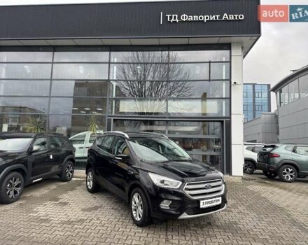 Черный Форд Куга, объемом двигателя 2 л и пробегом 48 тыс. км за 21999 $, фото 1 на Automoto.ua