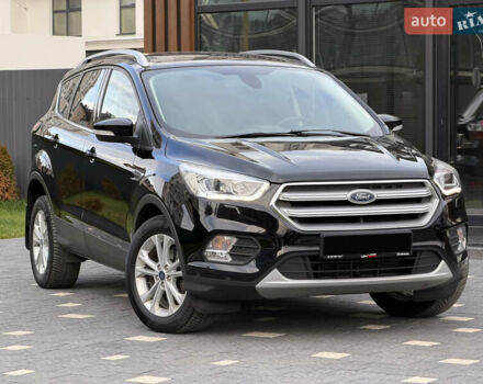 Черный Форд Куга, объемом двигателя 1.5 л и пробегом 188 тыс. км за 16500 $, фото 1 на Automoto.ua