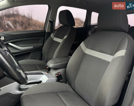 Коричневый Форд Куга, объемом двигателя 2 л и пробегом 170 тыс. км за 10300 $, фото 27 на Automoto.ua