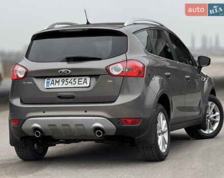 Коричневый Форд Куга, объемом двигателя 2 л и пробегом 170 тыс. км за 10300 $, фото 15 на Automoto.ua