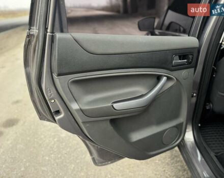 Коричневый Форд Куга, объемом двигателя 2 л и пробегом 170 тыс. км за 10300 $, фото 29 на Automoto.ua