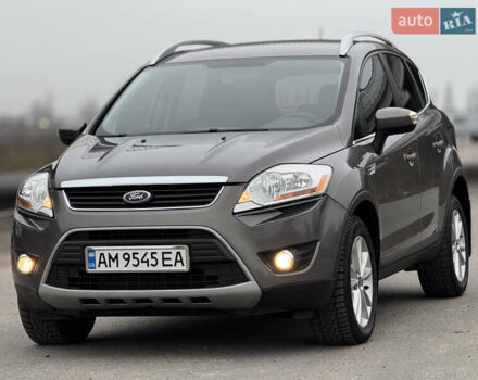 Коричневый Форд Куга, объемом двигателя 2 л и пробегом 170 тыс. км за 10300 $, фото 2 на Automoto.ua