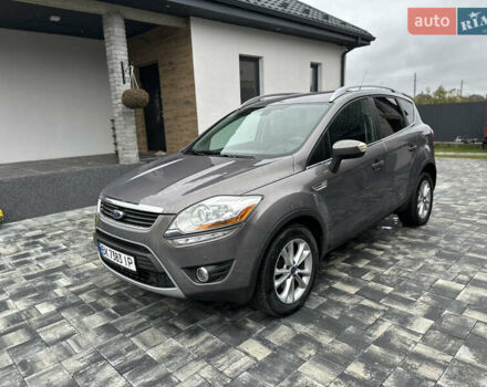 Коричневый Форд Куга, объемом двигателя 2 л и пробегом 250 тыс. км за 10800 $, фото 1 на Automoto.ua