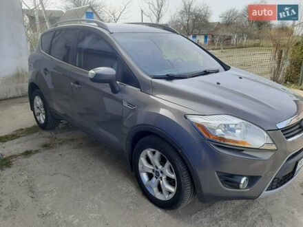 Форд Куга 2012 у Вараш (Кузнецовськ) на Automoto.ua Коричневий Форд Куга, об'ємом двигуна 2 л та пробігом 235 тис. км за 10400 $, фото 1 на Automoto.ua