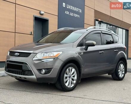 Коричневый Форд Куга, объемом двигателя 2 л и пробегом 118 тыс. км за 11550 $, фото 1 на Automoto.ua