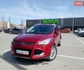 Красный Форд Куга, объемом двигателя 2 л и пробегом 246 тыс. км за 11900 $, фото 1 на Automoto.ua