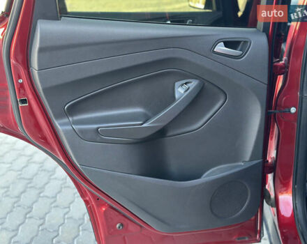 Красный Форд Куга, объемом двигателя 2 л и пробегом 169 тыс. км за 13555 $, фото 69 на Automoto.ua