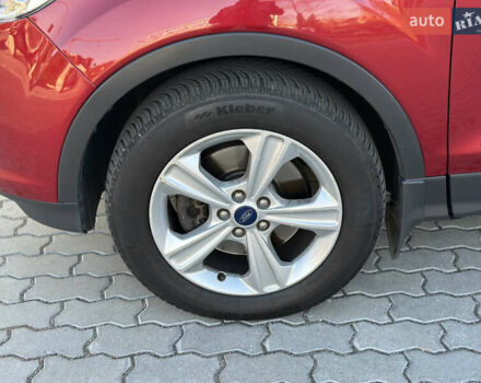 Красный Форд Куга, объемом двигателя 2 л и пробегом 169 тыс. км за 13555 $, фото 77 на Automoto.ua