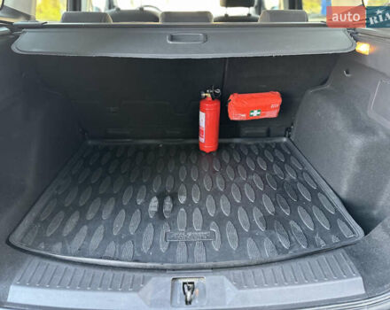 Красный Форд Куга, объемом двигателя 2 л и пробегом 169 тыс. км за 13555 $, фото 95 на Automoto.ua