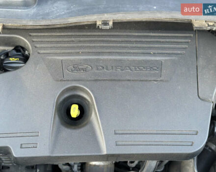 Красный Форд Куга, объемом двигателя 2 л и пробегом 169 тыс. км за 13555 $, фото 36 на Automoto.ua