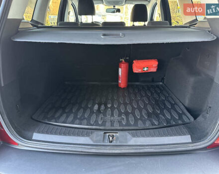 Красный Форд Куга, объемом двигателя 2 л и пробегом 169 тыс. км за 13555 $, фото 96 на Automoto.ua