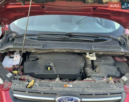 Красный Форд Куга, объемом двигателя 2 л и пробегом 169 тыс. км за 13555 $, фото 48 на Automoto.ua