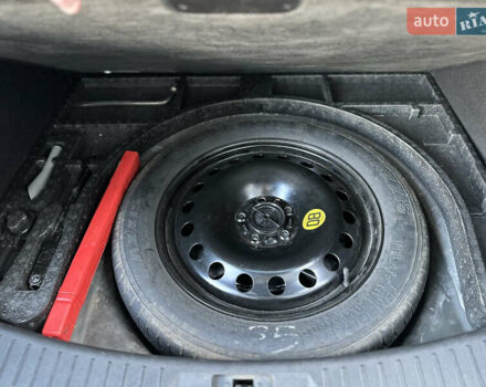 Красный Форд Куга, объемом двигателя 2 л и пробегом 169 тыс. км за 13555 $, фото 94 на Automoto.ua