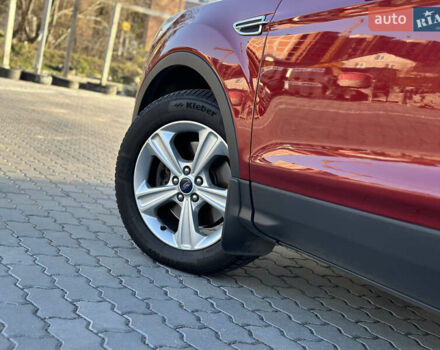 Красный Форд Куга, объемом двигателя 2 л и пробегом 169 тыс. км за 13555 $, фото 16 на Automoto.ua