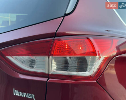 Красный Форд Куга, объемом двигателя 2 л и пробегом 169 тыс. км за 13555 $, фото 100 на Automoto.ua