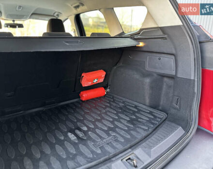 Красный Форд Куга, объемом двигателя 2 л и пробегом 169 тыс. км за 13555 $, фото 92 на Automoto.ua