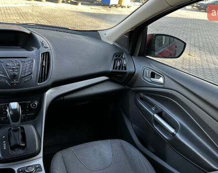 Красный Форд Куга, объемом двигателя 2 л и пробегом 169 тыс. км за 13555 $, фото 55 на Automoto.ua