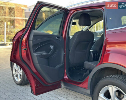 Красный Форд Куга, объемом двигателя 2 л и пробегом 169 тыс. км за 13555 $, фото 73 на Automoto.ua