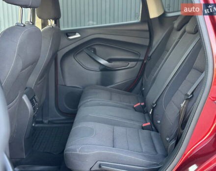 Красный Форд Куга, объемом двигателя 2 л и пробегом 169 тыс. км за 13555 $, фото 61 на Automoto.ua