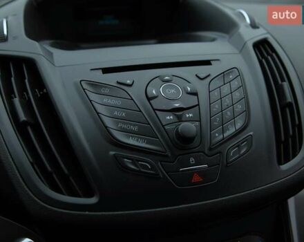 Форд Куга 2015 в Харькове на Automoto.ua Красный Форд Куга, объемом двигателя 2 л и пробегом 146 тыс. км за 15000 $, фото 16 на Automoto.ua