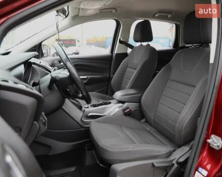 Форд Куга 2015 в Харькове на Automoto.ua Красный Форд Куга, объемом двигателя 2 л и пробегом 146 тыс. км за 15000 $, фото 6 на Automoto.ua