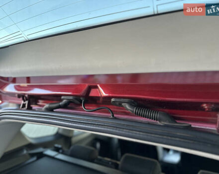 Красный Форд Куга, объемом двигателя 2 л и пробегом 169 тыс. км за 13555 $, фото 87 на Automoto.ua