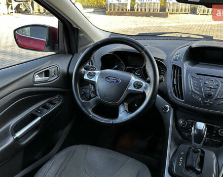 Красный Форд Куга, объемом двигателя 2 л и пробегом 169 тыс. км за 13555 $, фото 57 на Automoto.ua