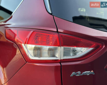 Красный Форд Куга, объемом двигателя 2 л и пробегом 169 тыс. км за 13555 $, фото 99 на Automoto.ua