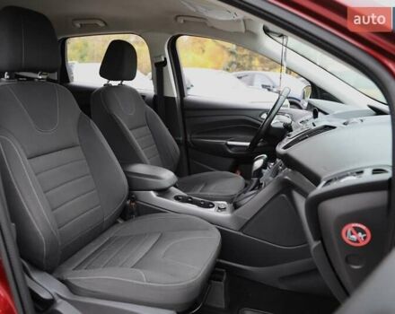 Форд Куга 2015 в Харькове на Automoto.ua Красный Форд Куга, объемом двигателя 2 л и пробегом 146 тыс. км за 15000 $, фото 9 на Automoto.ua