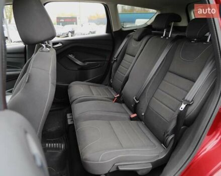 Форд Куга 2015 в Харькове на Automoto.ua Красный Форд Куга, объемом двигателя 2 л и пробегом 146 тыс. км за 15000 $, фото 7 на Automoto.ua