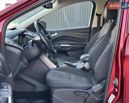 Красный Форд Куга, объемом двигателя 2 л и пробегом 169 тыс. км за 13555 $, фото 66 на Automoto.ua