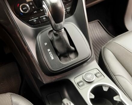 Красный Форд Куга, объемом двигателя 1.5 л и пробегом 190 тыс. км за 12800 $, фото 1 на Automoto.ua