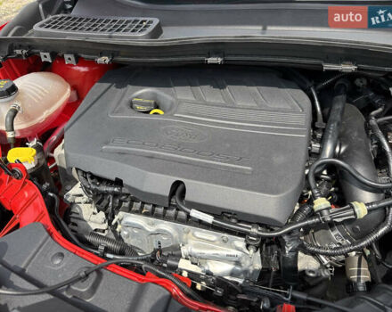 Красный Форд Куга, объемом двигателя 1.5 л и пробегом 95 тыс. км за 14300 $, фото 11 на Automoto.ua