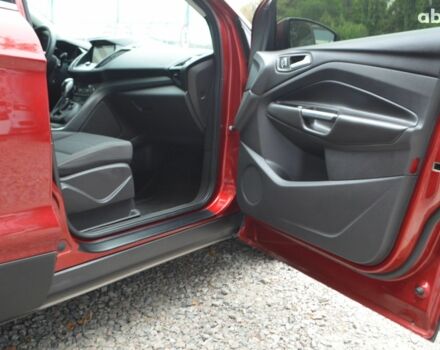 Красный Форд Куга, объемом двигателя 0 л и пробегом 137 тыс. км за 16000 $, фото 17 на Automoto.ua