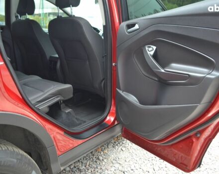 Красный Форд Куга, объемом двигателя 0 л и пробегом 137 тыс. км за 16000 $, фото 19 на Automoto.ua