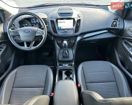 Червоний Форд Куга, об'ємом двигуна 2 л та пробігом 115 тис. км за 18990 $, фото 34 на Automoto.ua