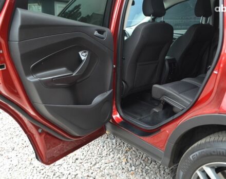 Красный Форд Куга, объемом двигателя 0 л и пробегом 137 тыс. км за 16000 $, фото 16 на Automoto.ua