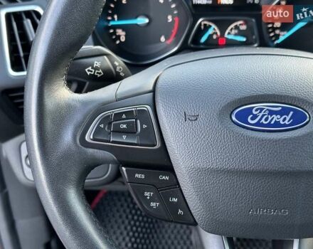 Червоний Форд Куга, об'ємом двигуна 2 л та пробігом 115 тис. км за 18990 $, фото 23 на Automoto.ua