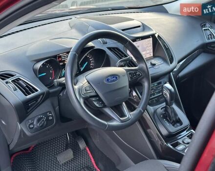 Червоний Форд Куга, об'ємом двигуна 2 л та пробігом 115 тис. км за 18990 $, фото 18 на Automoto.ua