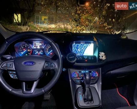 Красный Форд Куга, объемом двигателя 2 л и пробегом 115 тыс. км за 18500 $, фото 14 на Automoto.ua