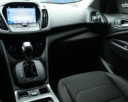 Красный Форд Куга, объемом двигателя 0 л и пробегом 137 тыс. км за 16000 $, фото 9 на Automoto.ua