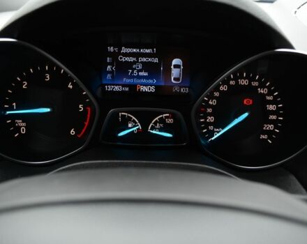 Красный Форд Куга, объемом двигателя 0 л и пробегом 137 тыс. км за 16000 $, фото 7 на Automoto.ua