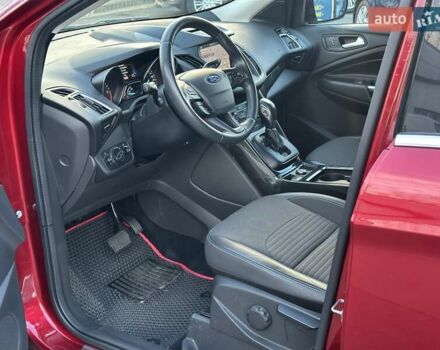 Червоний Форд Куга, об'ємом двигуна 2 л та пробігом 115 тис. км за 18990 $, фото 17 на Automoto.ua
