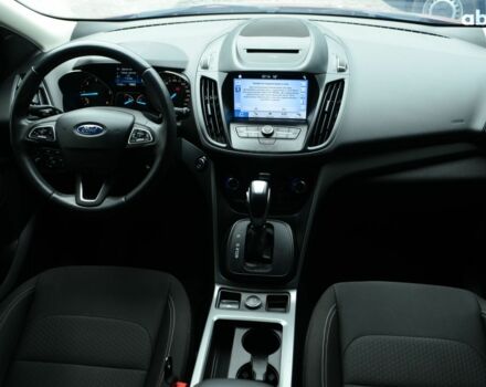 Красный Форд Куга, объемом двигателя 0 л и пробегом 137 тыс. км за 16000 $, фото 8 на Automoto.ua