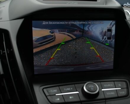 Красный Форд Куга, объемом двигателя 0 л и пробегом 137 тыс. км за 16000 $, фото 10 на Automoto.ua