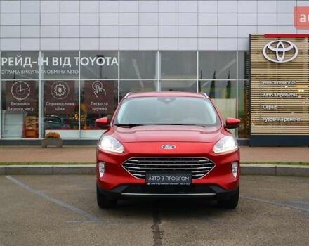 Красный Форд Куга, объемом двигателя 1.5 л и пробегом 48 тыс. км за 21190 $, фото 4 на Automoto.ua