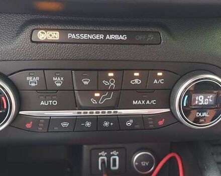 Червоний Форд Куга, об'ємом двигуна 2 л та пробігом 48 тис. км за 29555 $, фото 15 на Automoto.ua