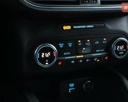 Красный Форд Куга, объемом двигателя 1.5 л и пробегом 48 тыс. км за 21190 $, фото 22 на Automoto.ua